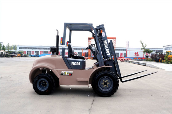 Customizable Attachments Off-Road Forklift Truck For Increases Storage Capacity By Enabling Vertical Storage Solutions